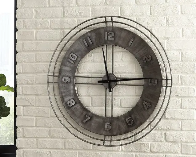 Ana Sofia Vintage-Inspired Wall Clock