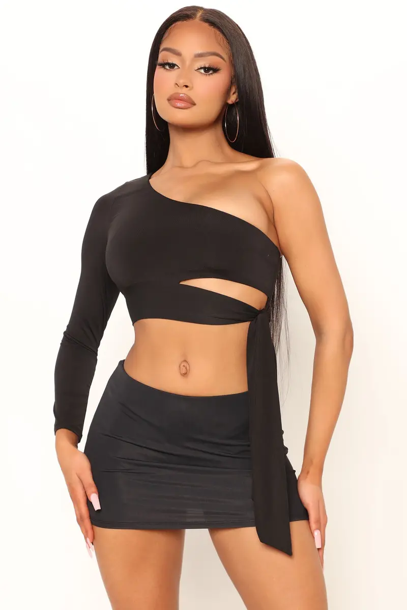 Black Stay Wishing Double-Lined Fitted Top