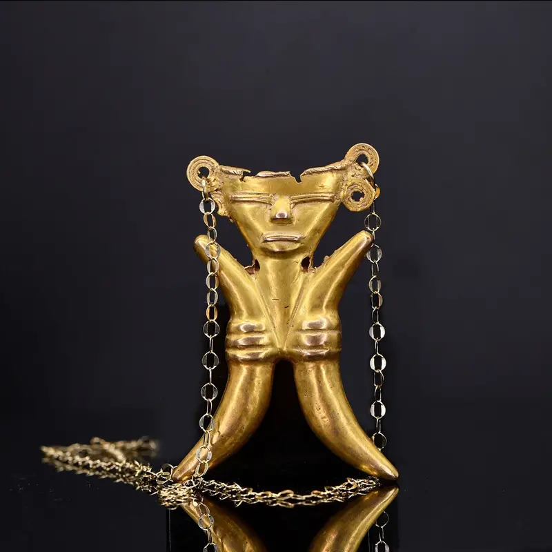 Calima Gold Figural Pendant – Pre-Columbian Colombian Elite Adornment (800–1000 CE)