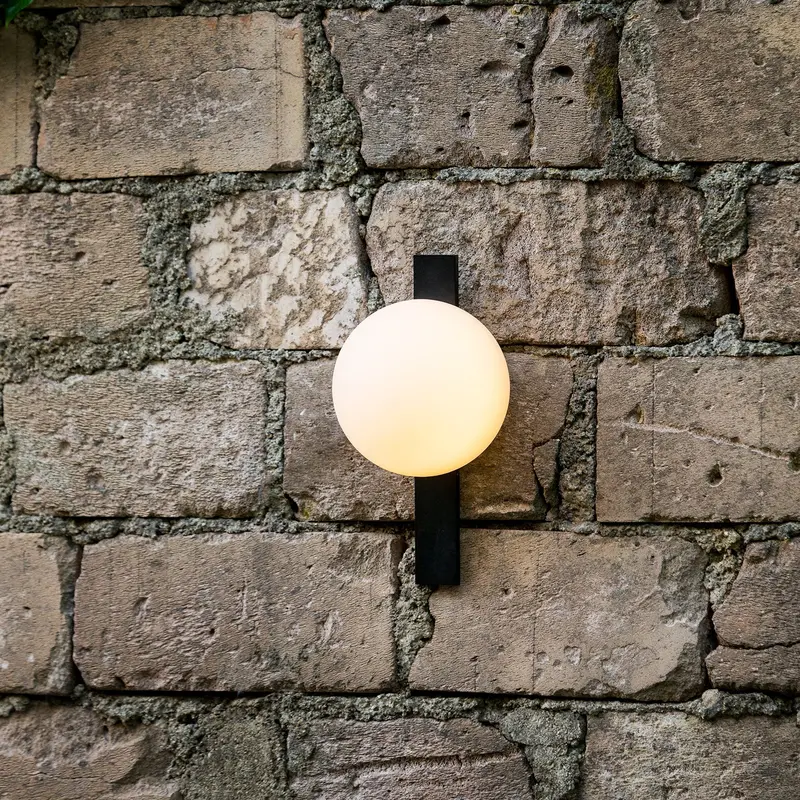 Circ 3720 Weatherproof Outdoor Wall Light
