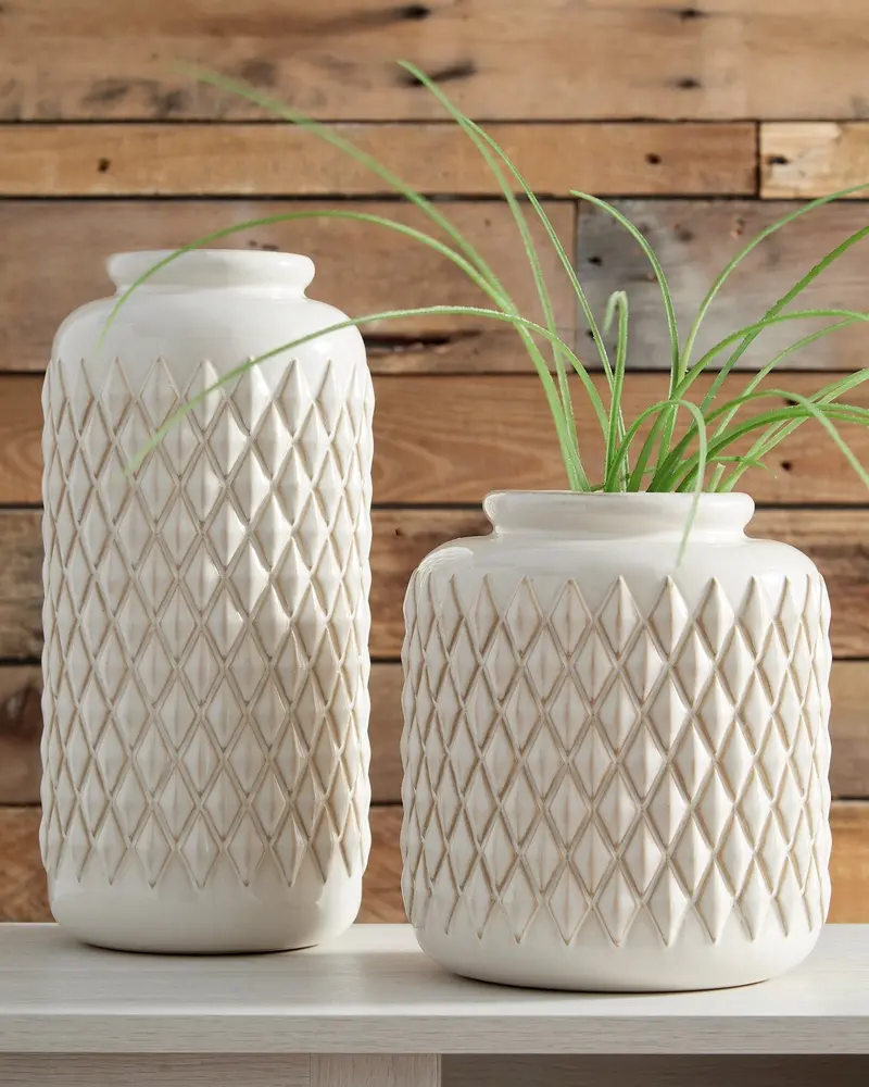 Edwinna Ceramic Vase Set – Two-Piece Tabletop Accent Collection