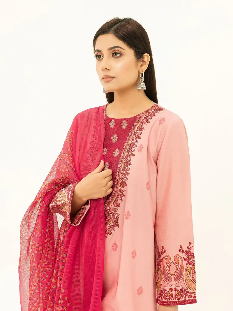 Elegant Embroidered Lawn Ensemble