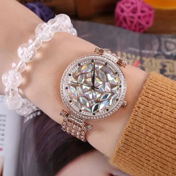 Full-Pavé Diamond-Look Quartz Watch – Sparkling Fashion Accessory