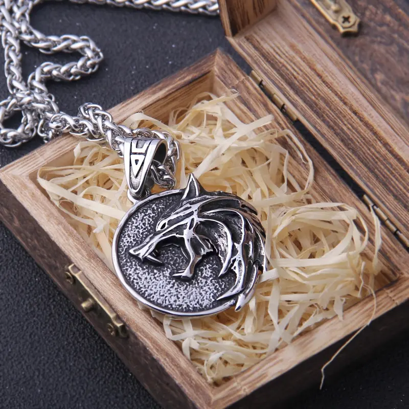Geralt of Rivia Wolf Head Pendant Necklace – The Witcher ‘Wild Hunt’ Themed Collectible Jewelry