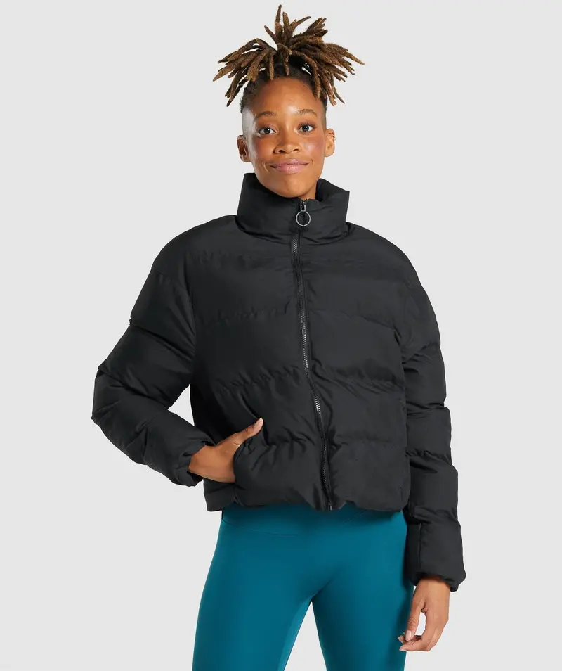 Gymshark Black Puffer Jacket – Packable & Weather-Resistant