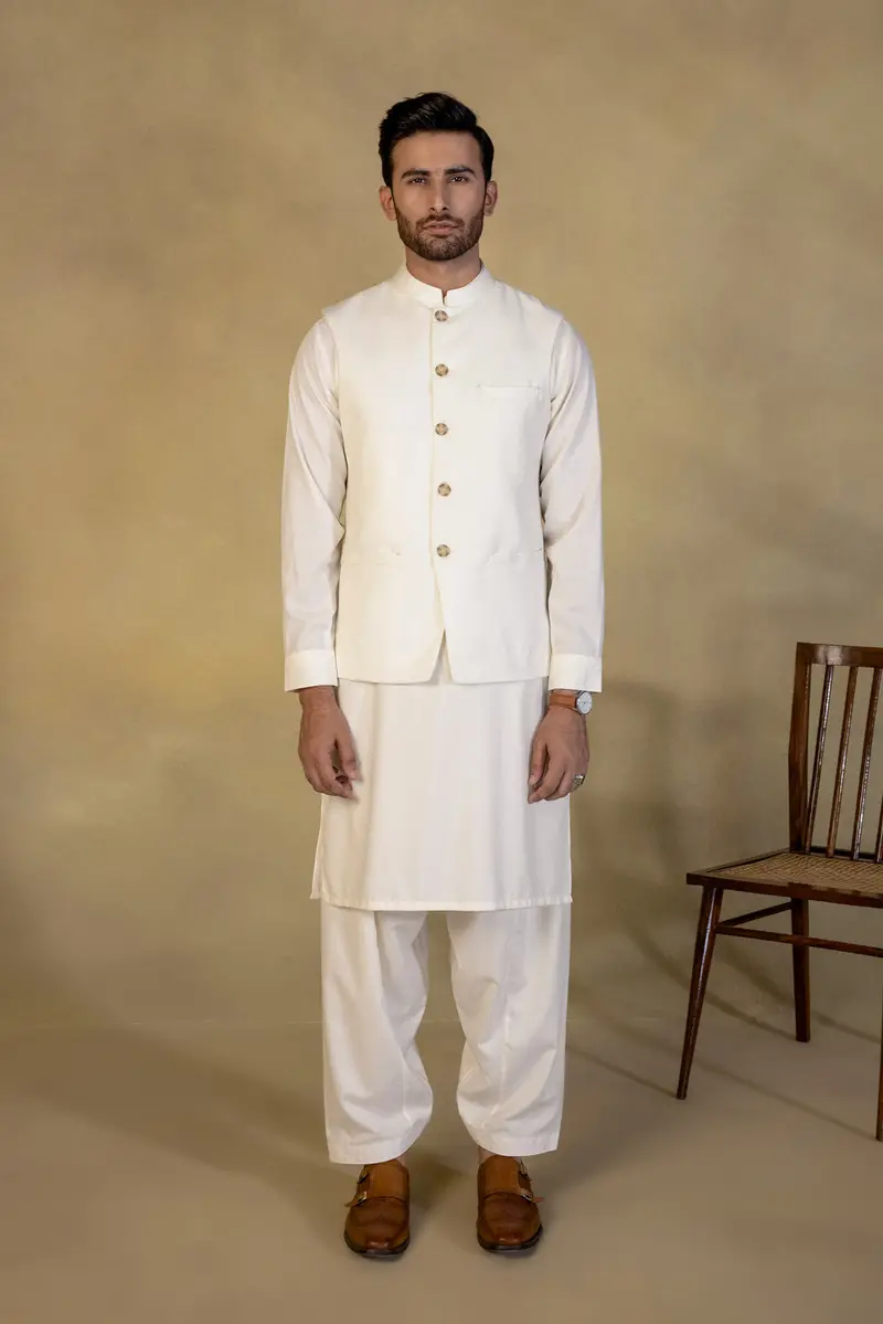 Lightweight Tropical-Blend Waistcoat for Warm Climates