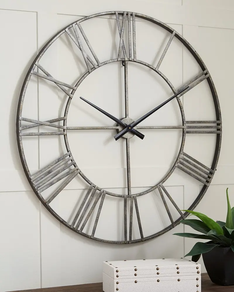 Paquita Decorative Wall Clock – Minimalist Metallic Finish