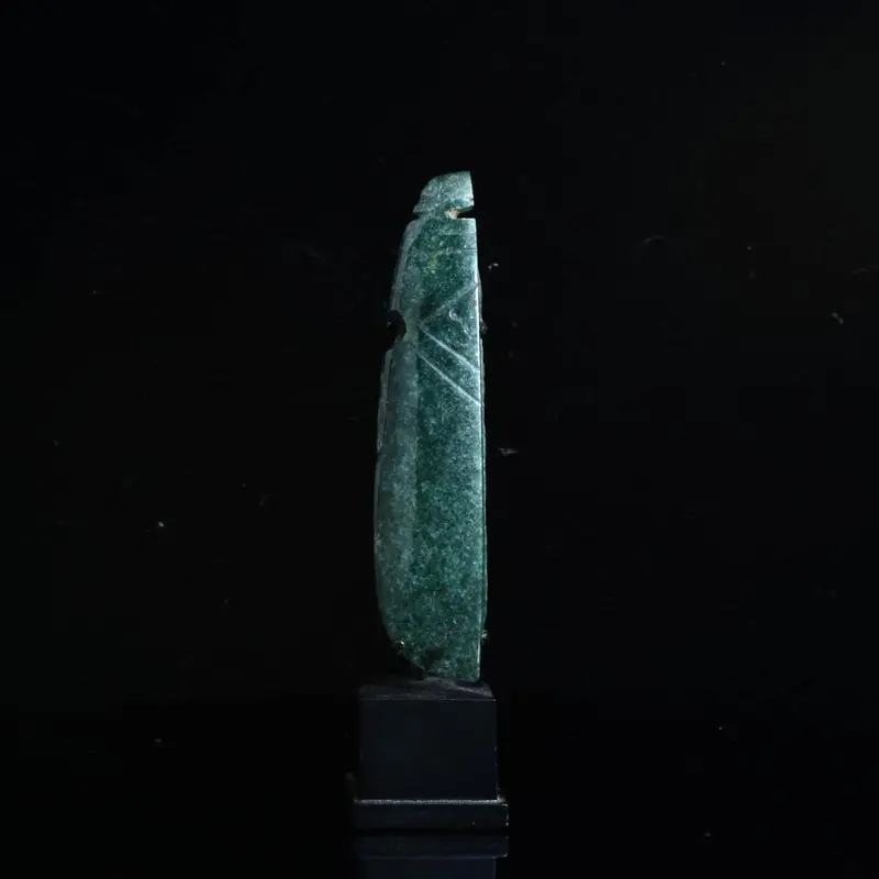 Pre-Columbian Nephrite Half-Celt Artifact – Guanacaste, Costa Rica (c. 800 CE)