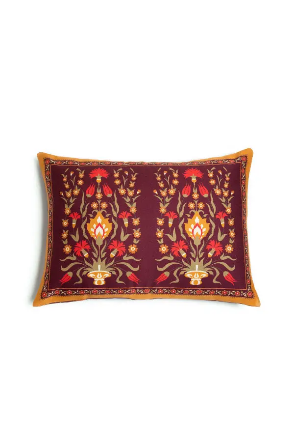 Remina Elegant Linen Throw Pillow