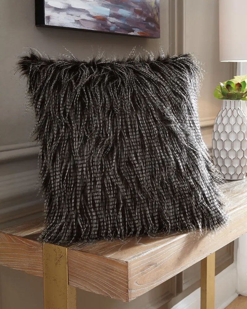Ryley Decorative Throw Pillow Set – 4-Pack