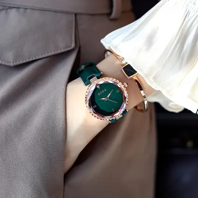 Trendy Cyber-Inspired Women’s Quartz Watch