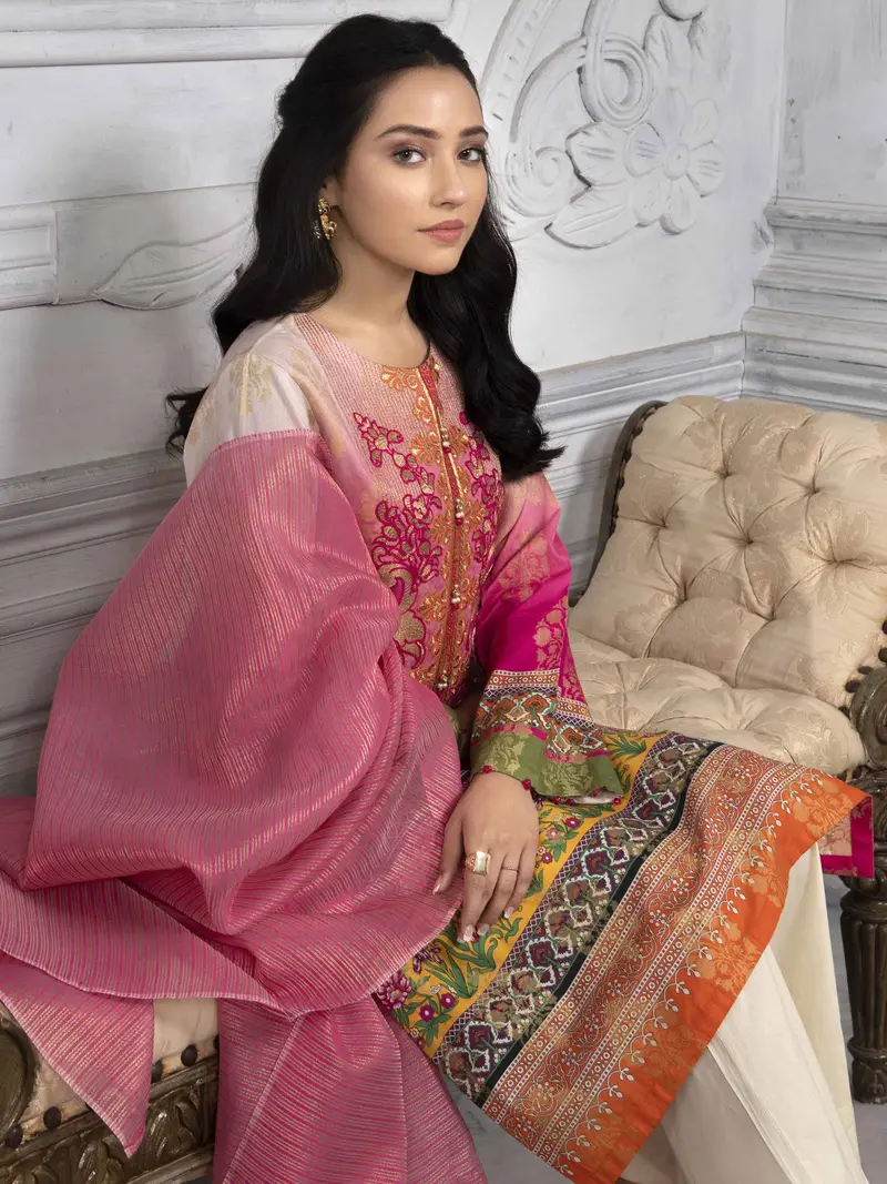 Two-Piece Embroidered Jacquard Suit – Burgundy