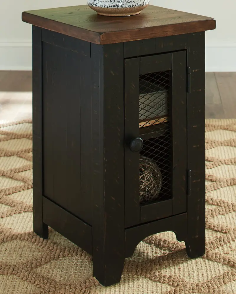 Valebeck Compact Chairside End Table with USB Port