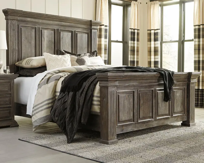 Wyndahl King Panel Bed Frame