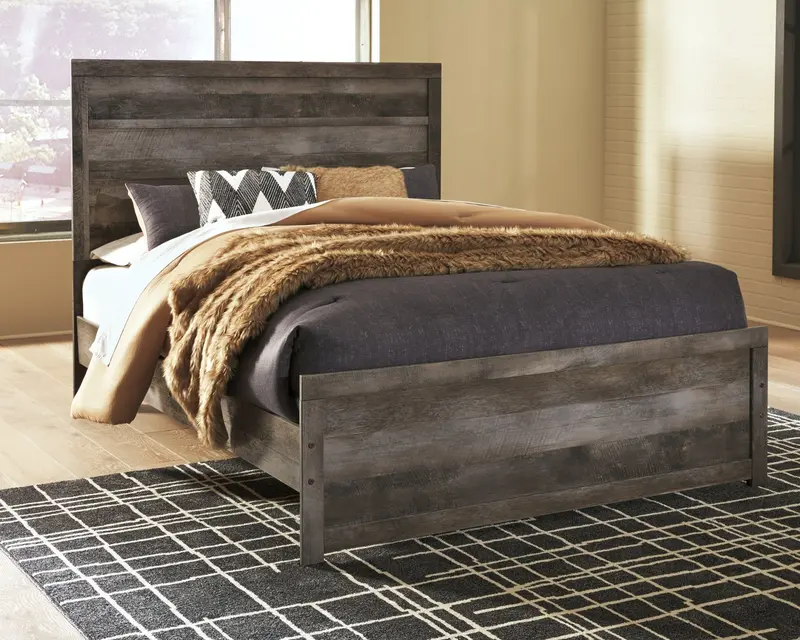 Wynnlow Queen-Sized Panel Bed